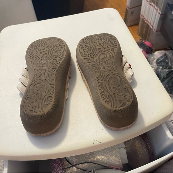 Clarks Sandals - White and Tan with Colorful Embellishments - Picture 10 of 11